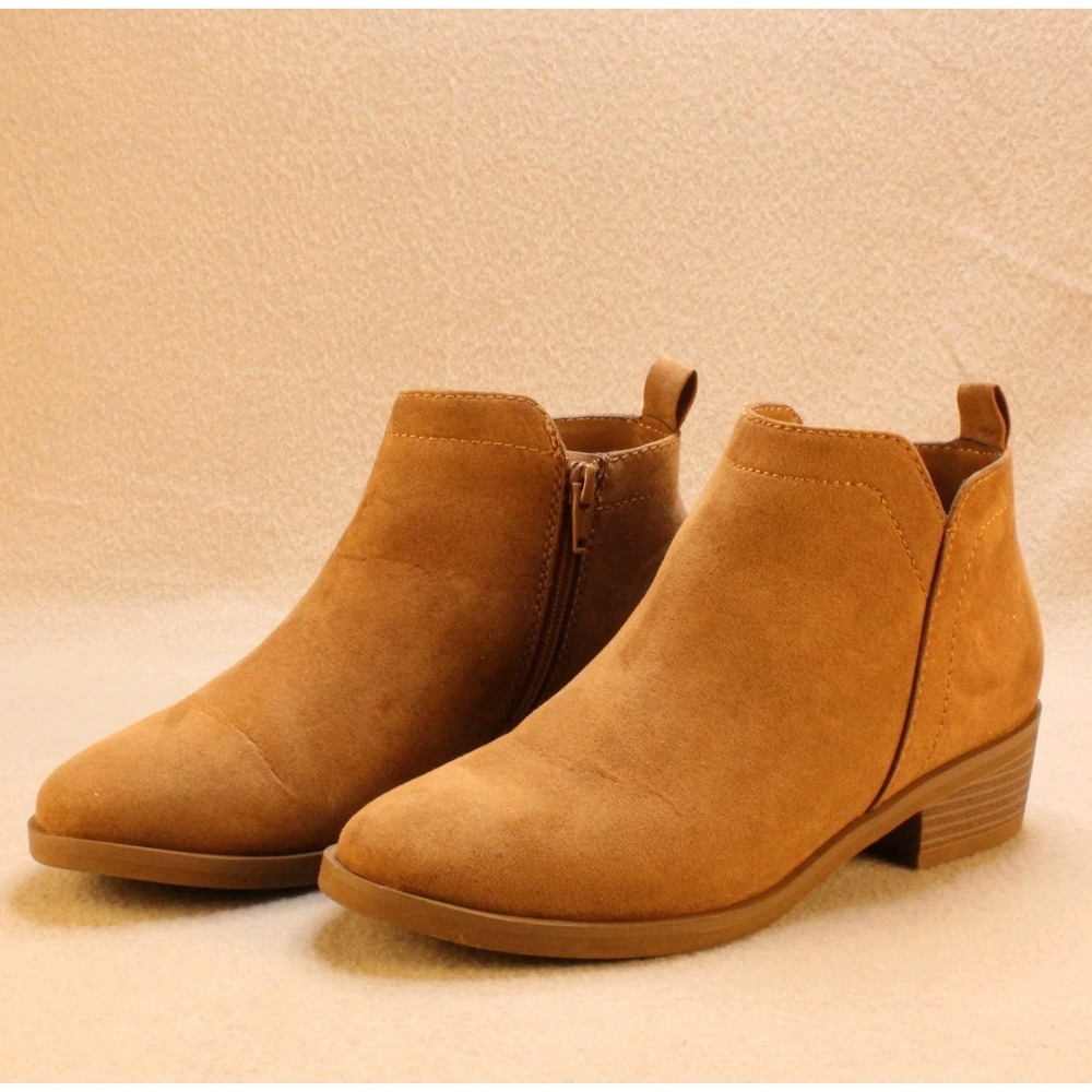 Time‎ and Tru Women's Ankle Boots Size 6 Brown Faux Suede Zip Low Heel